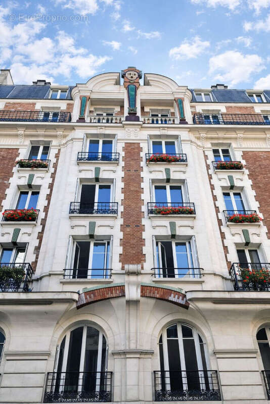 Appartement à PARIS-14E