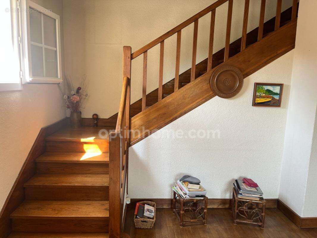 Maison de charme - 4 chambres - Beaux volumes - Garage 55m² - Mansle (16) - photo 3