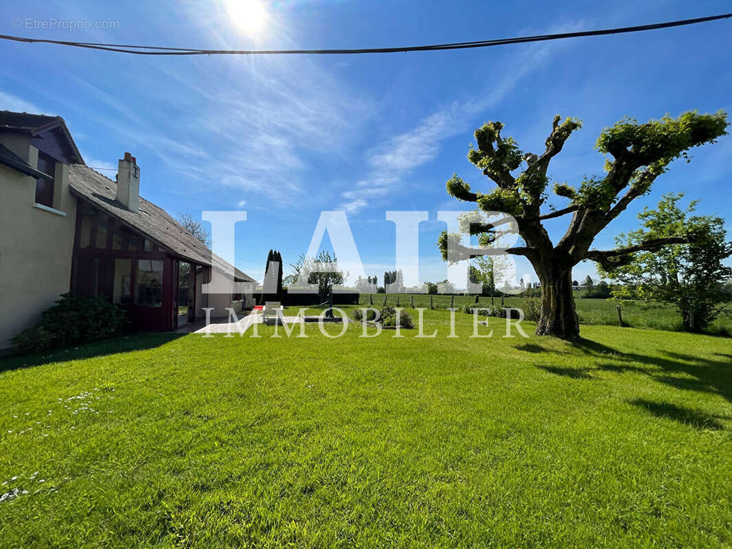 Maison à LE MELE-SUR-SARTHE