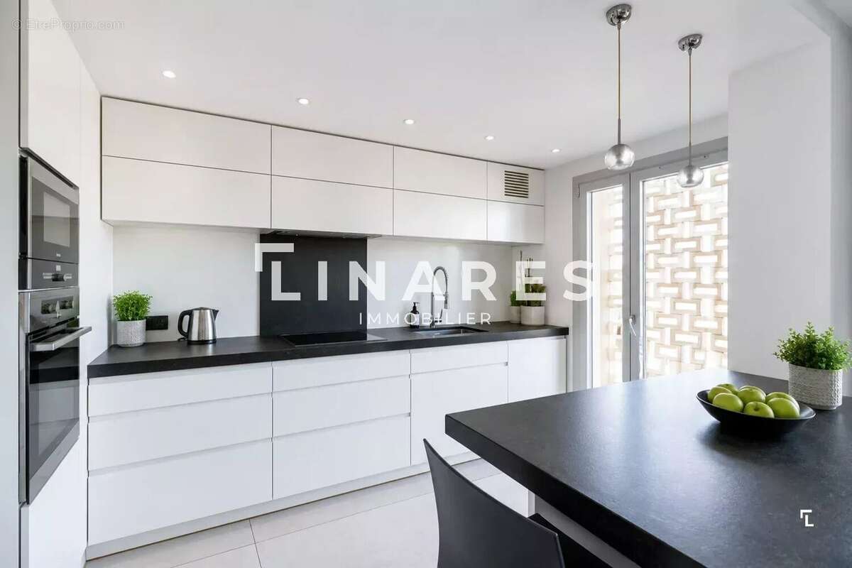 LE BELVERDERE DE MAZARGUES - Appartement T3 de 73m² - Terrasse de 10m²  - Parking - 13009 Mazargues - photo 5