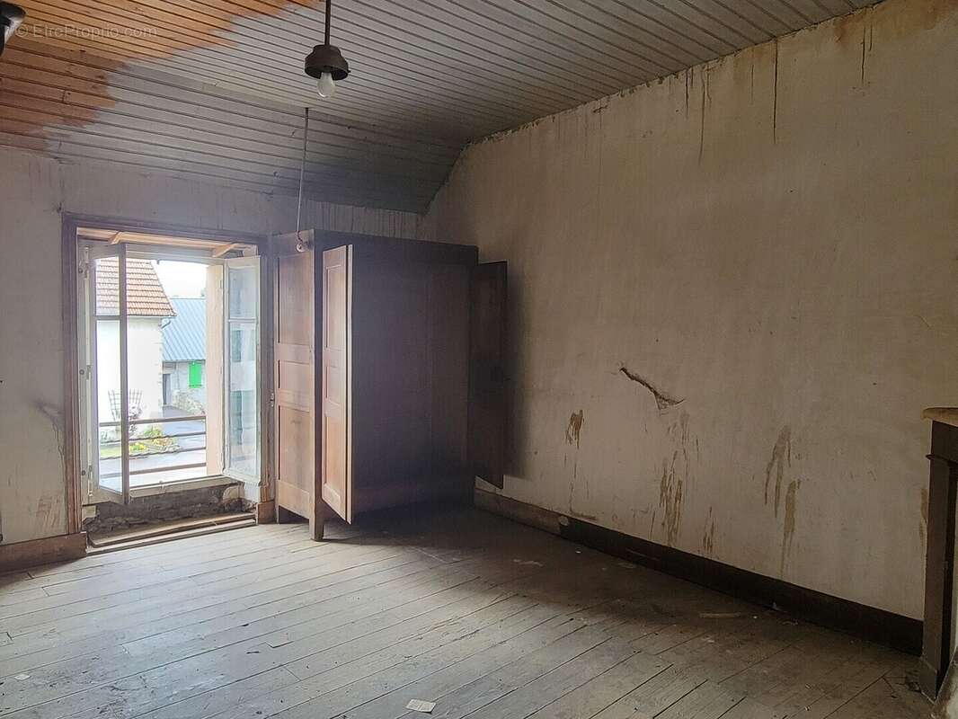 Maison à LASTIC