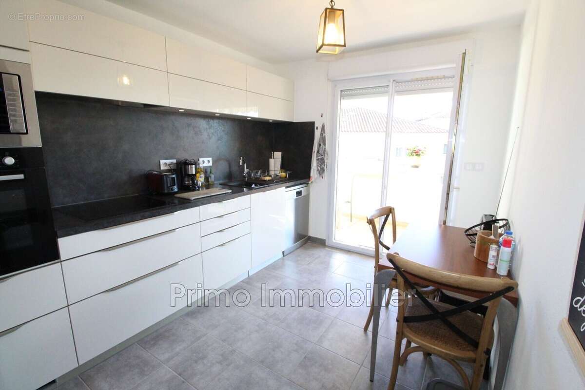 Appartement à COGOLIN