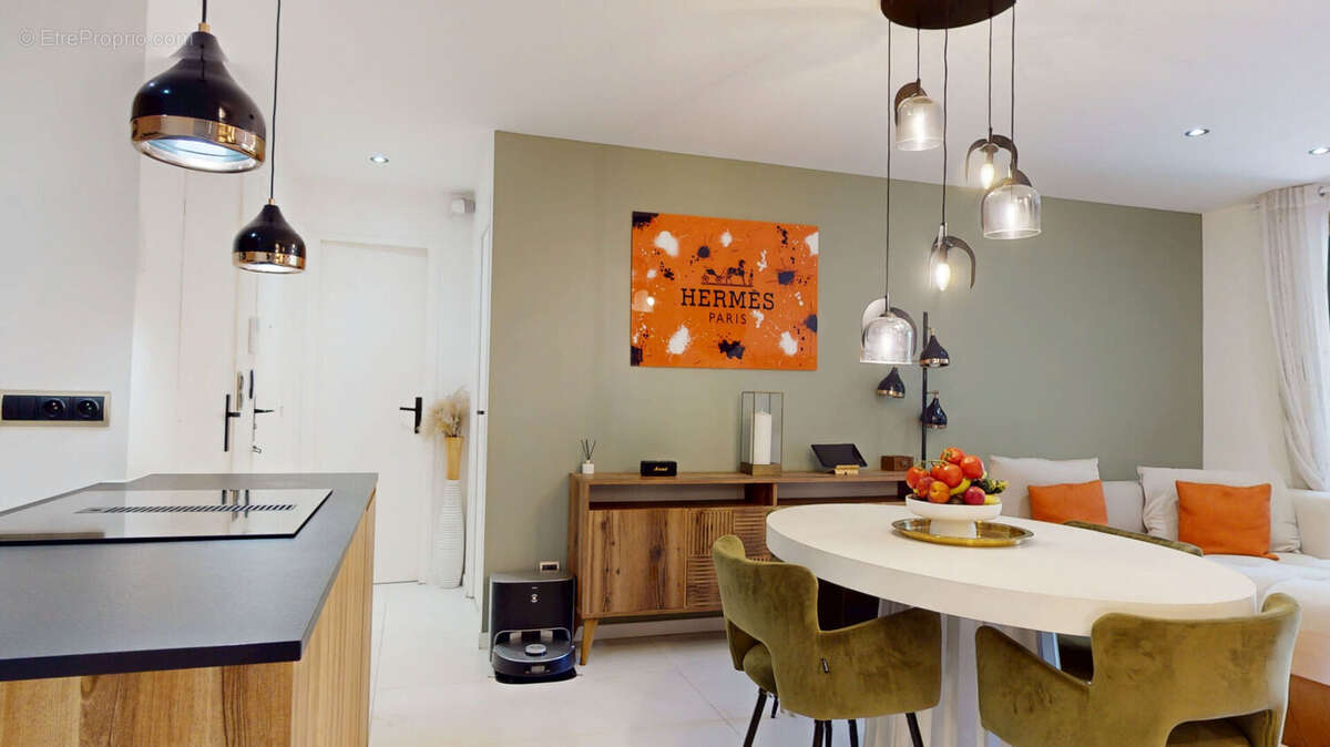 Appartement à SAINT-LAURENT-DU-VAR