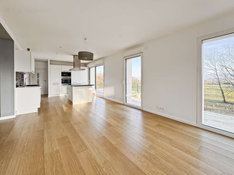 Maison à DIVONNE-LES-BAINS