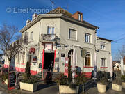 Commerce à VILLAGE-NEUF