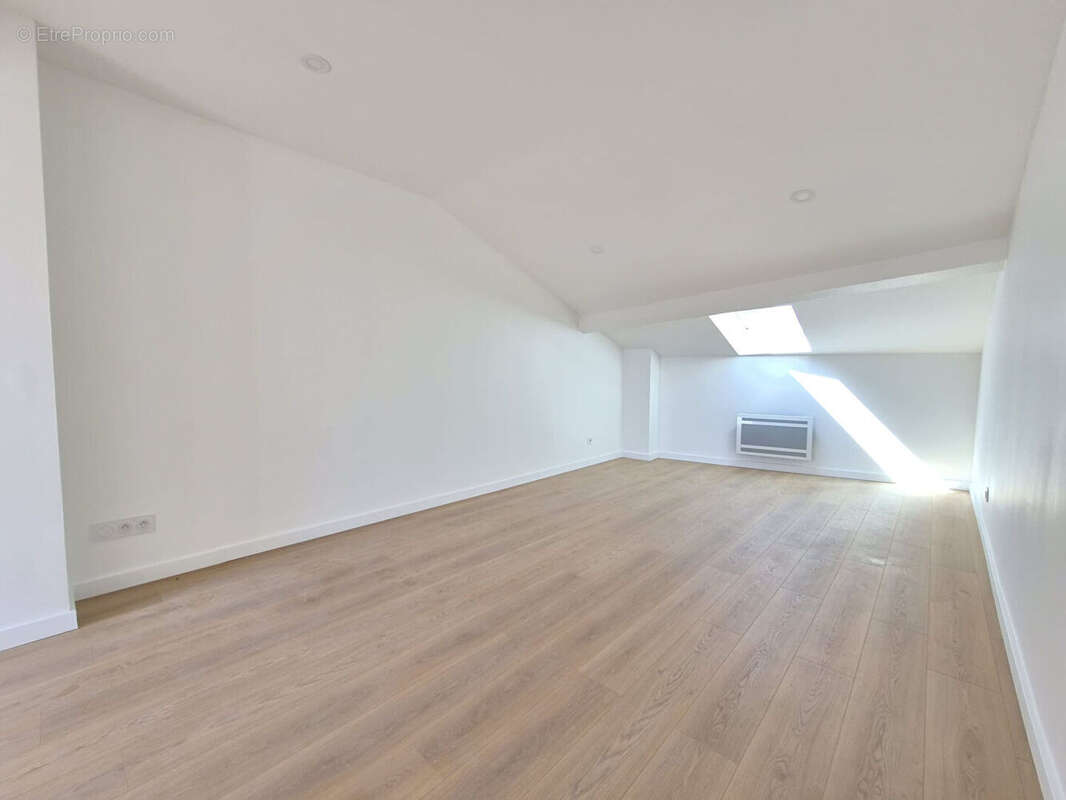 T2 49m² rénové avec terrasse Sud de 14 m² - photo 7