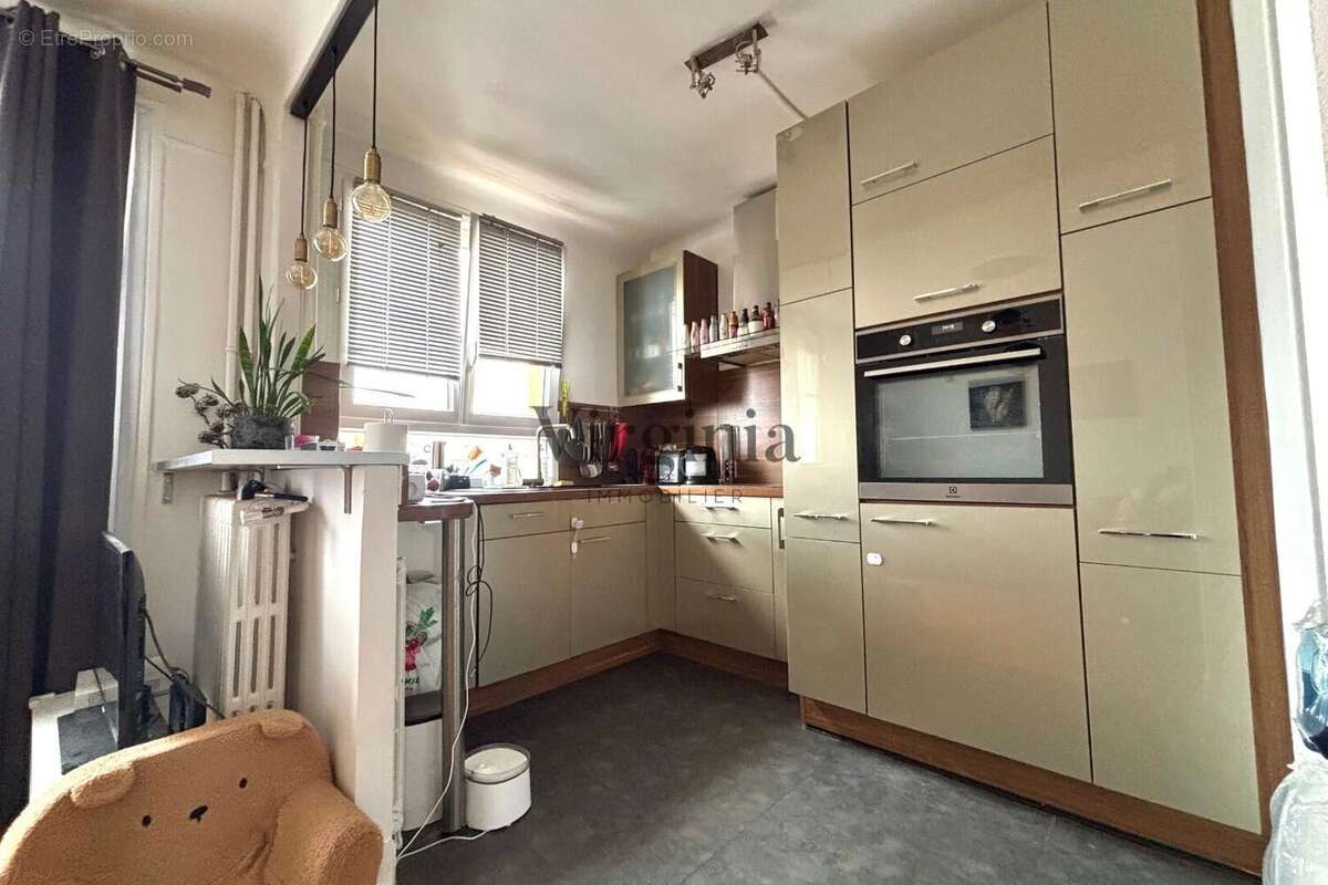 Appartement à CHARENTON-LE-PONT