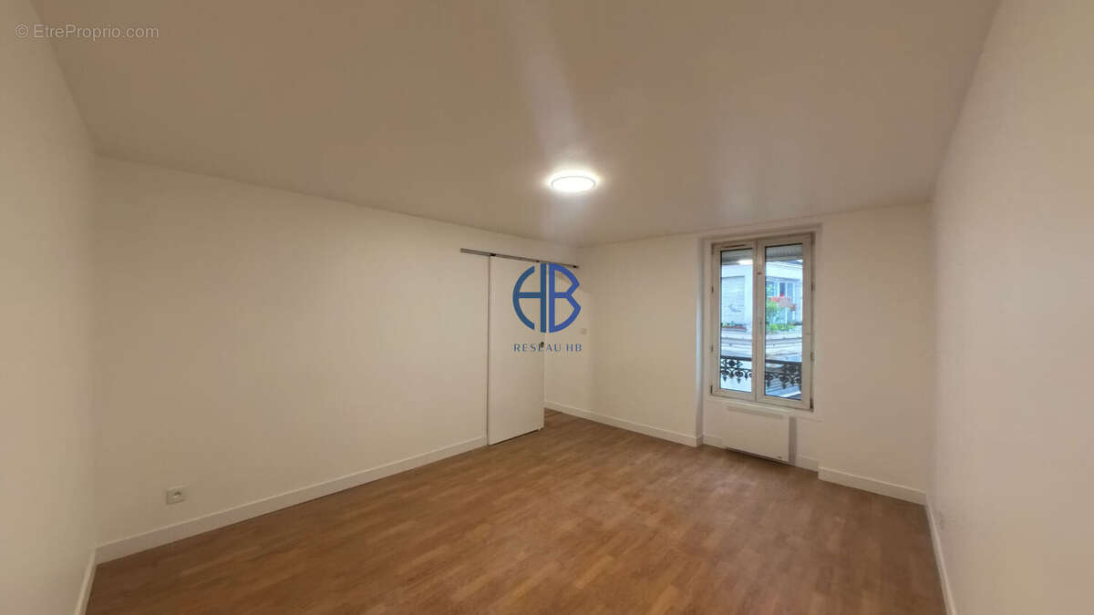 Appartement à AUBERVILLIERS