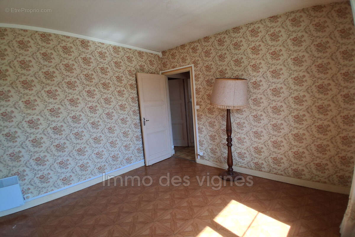 Maison 92 m² à Ambares-Et-Lagrave  - photo 8