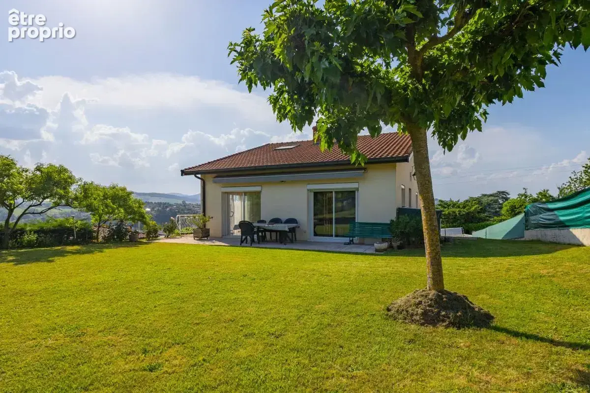 Maison sur sous-sol aménagé avec vue dégagée et piscine - photo 2