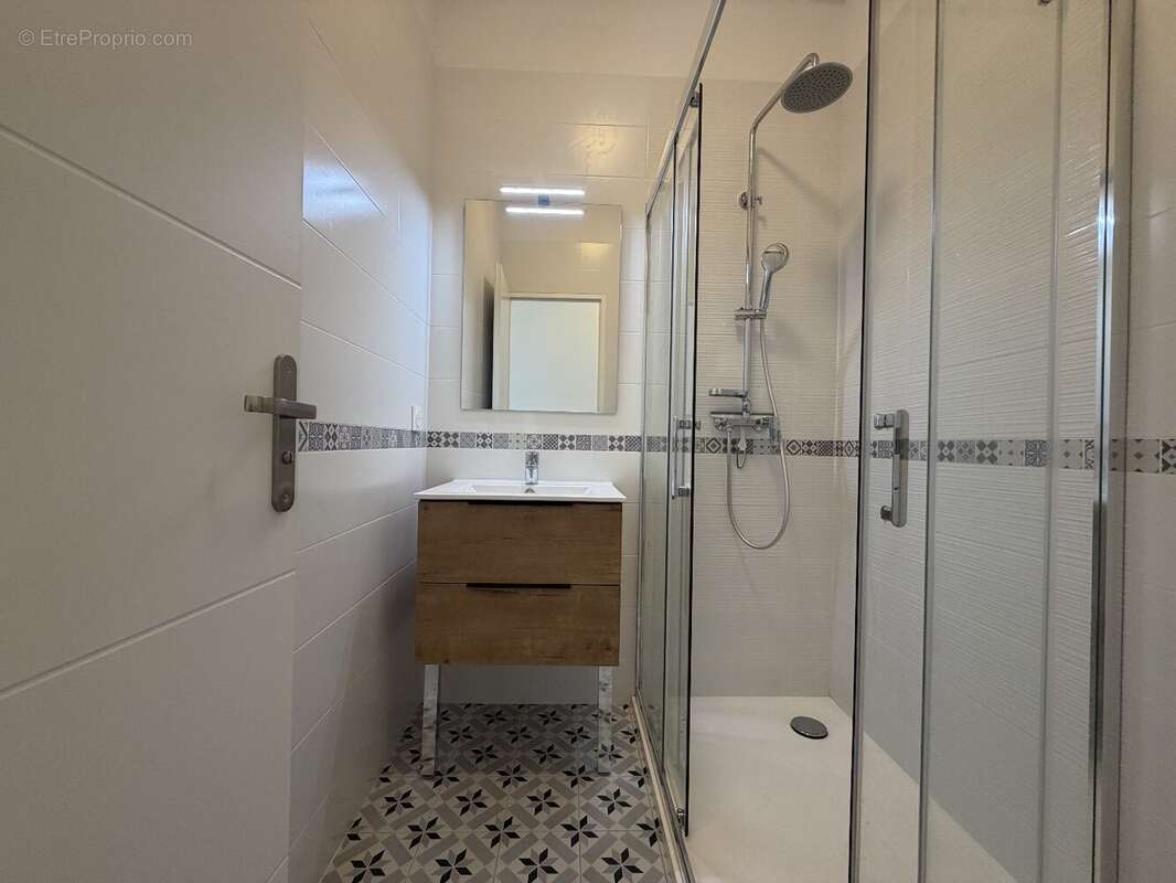 Appartement T3 45 m² rénové - photo 5