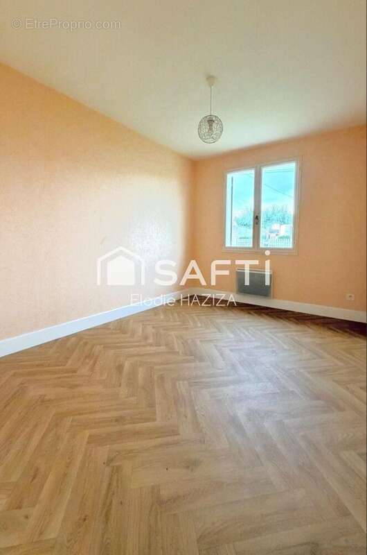 Photo 5 - Maison à LUSIGNAN