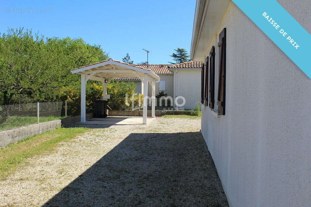 Maison à PUYMOYEN