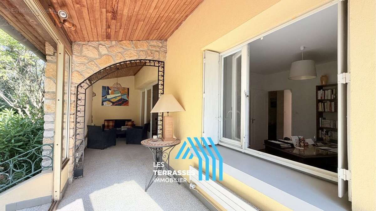 Maison à MONTELIMAR