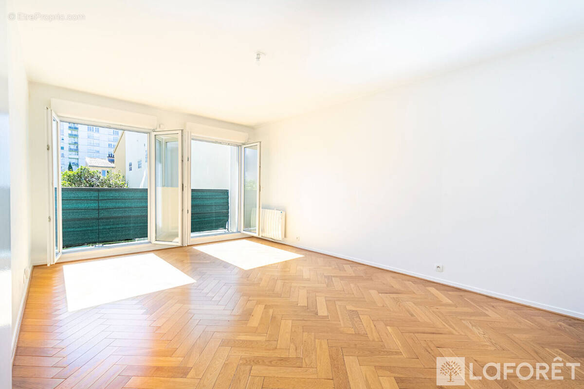 Appartement à IVRY-SUR-SEINE