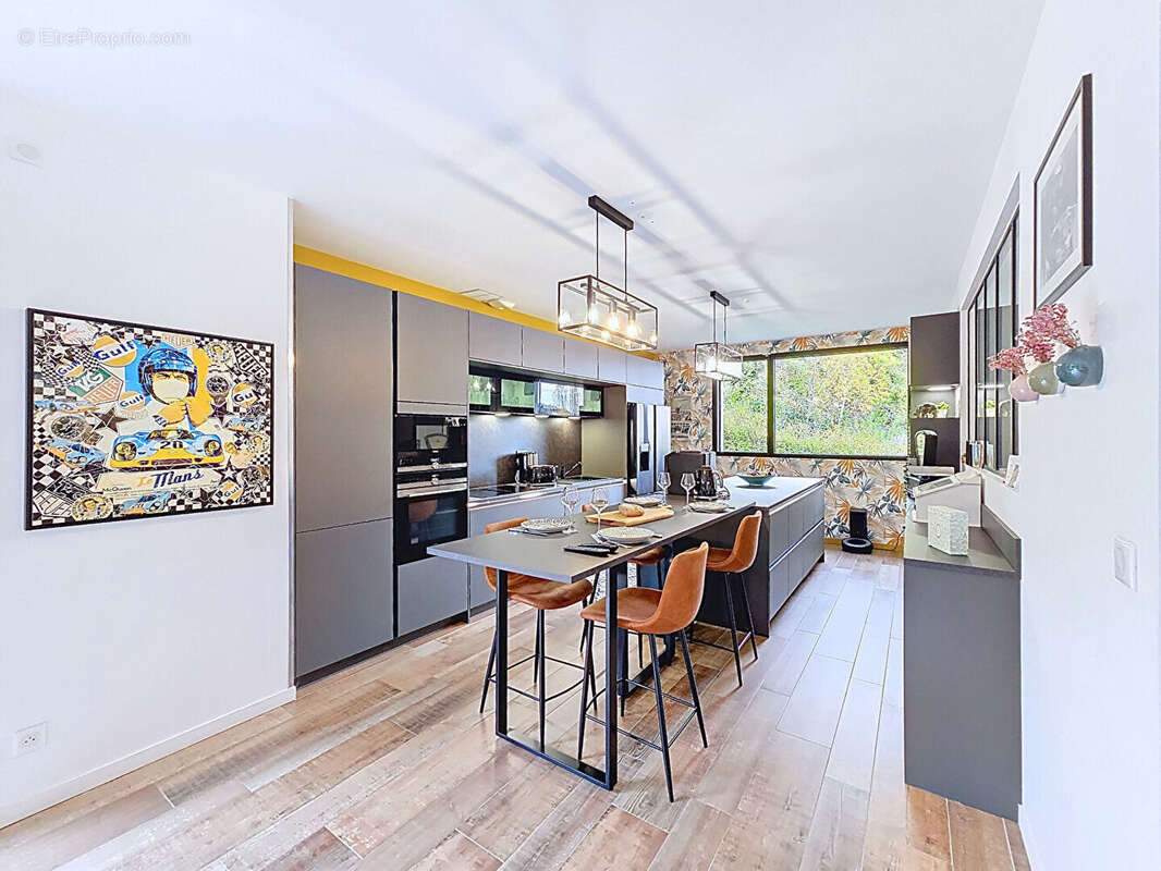 Maison à SAINT-LEGER-DU-BOURG-DENIS