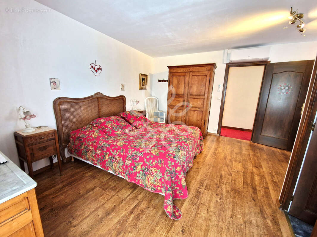 Maison à SAINT-BEAUZIRE