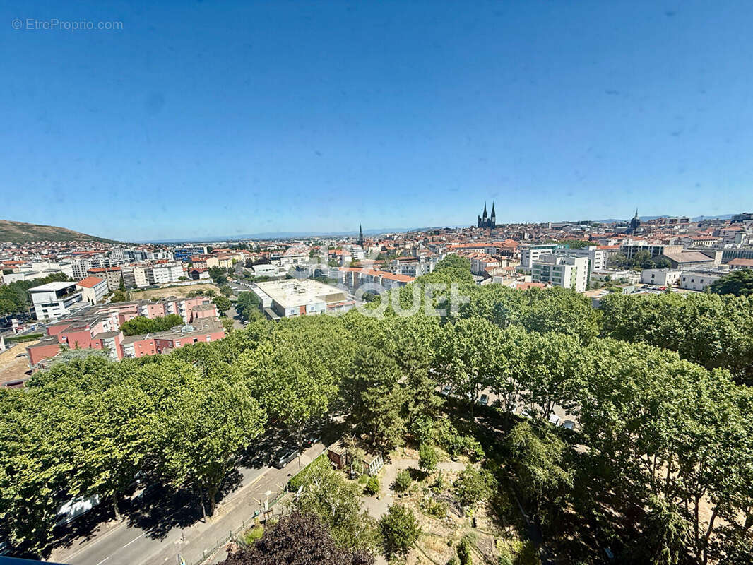 Clermont-Ferrand - Résidence Galaxie - Appartement T3 de 78m² avec stationnement - photo 11