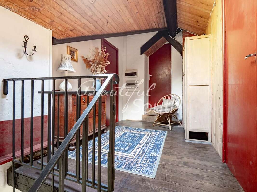 Ensemble immobilier atypique, secteur prades - photo 12