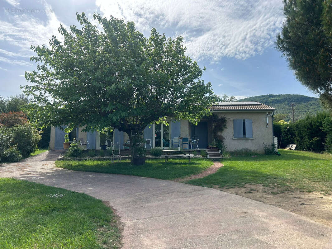 Maison à SAINT-GEORGES-LES-BAINS
