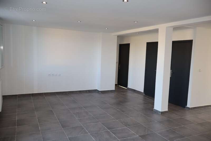 Faux F4 avec Terrasse+cave Montpellier St Cléophas / Nouveau Saint Roch - photo 17