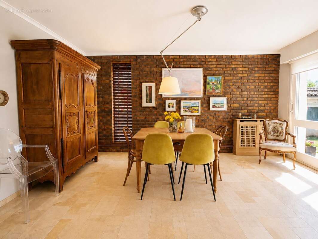 Maison 170 m² à Beaurepaire  - photo 6