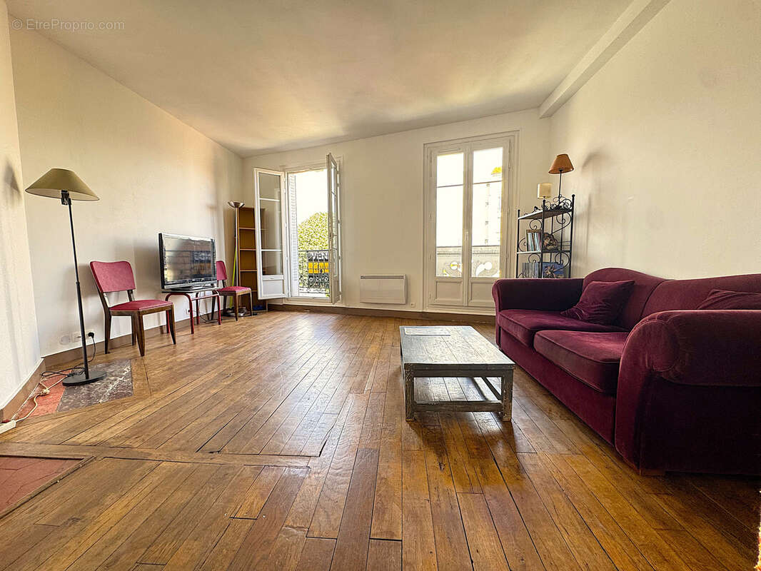 Appartement à LES LILAS