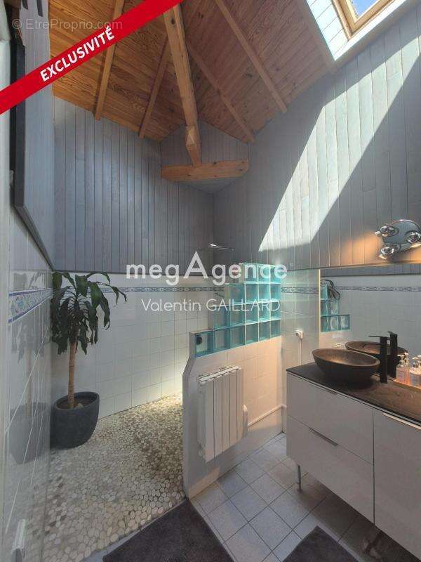 Maison familiale 4 chambres de 135 m2 à La Mure - garage - 570 m2 de terrain - vue dégagée - DPE C - photo 10