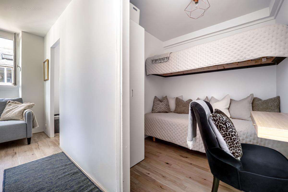 Appartement à PARIS-1E