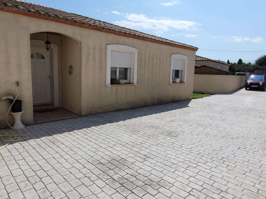 Maison à MOUSSAN