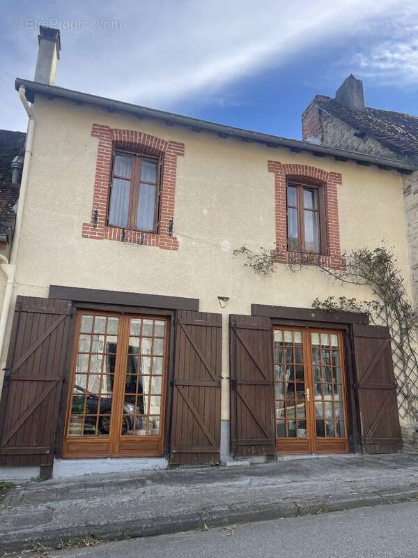 Maison à LADIGNAC-LE-LONG