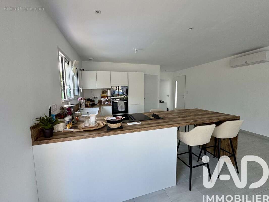 Maison 94 m² à Fouquebrune  - photo 5
