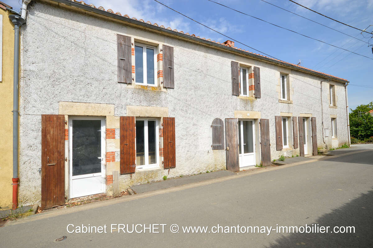 Axe CHANTONNAY - ESSARTS-EN-BOCAGE - Grande maison de caractère offrant beaucoup de potentiel - photo 12