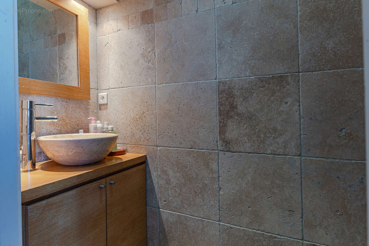 Appartement à MARSEILLE-1E