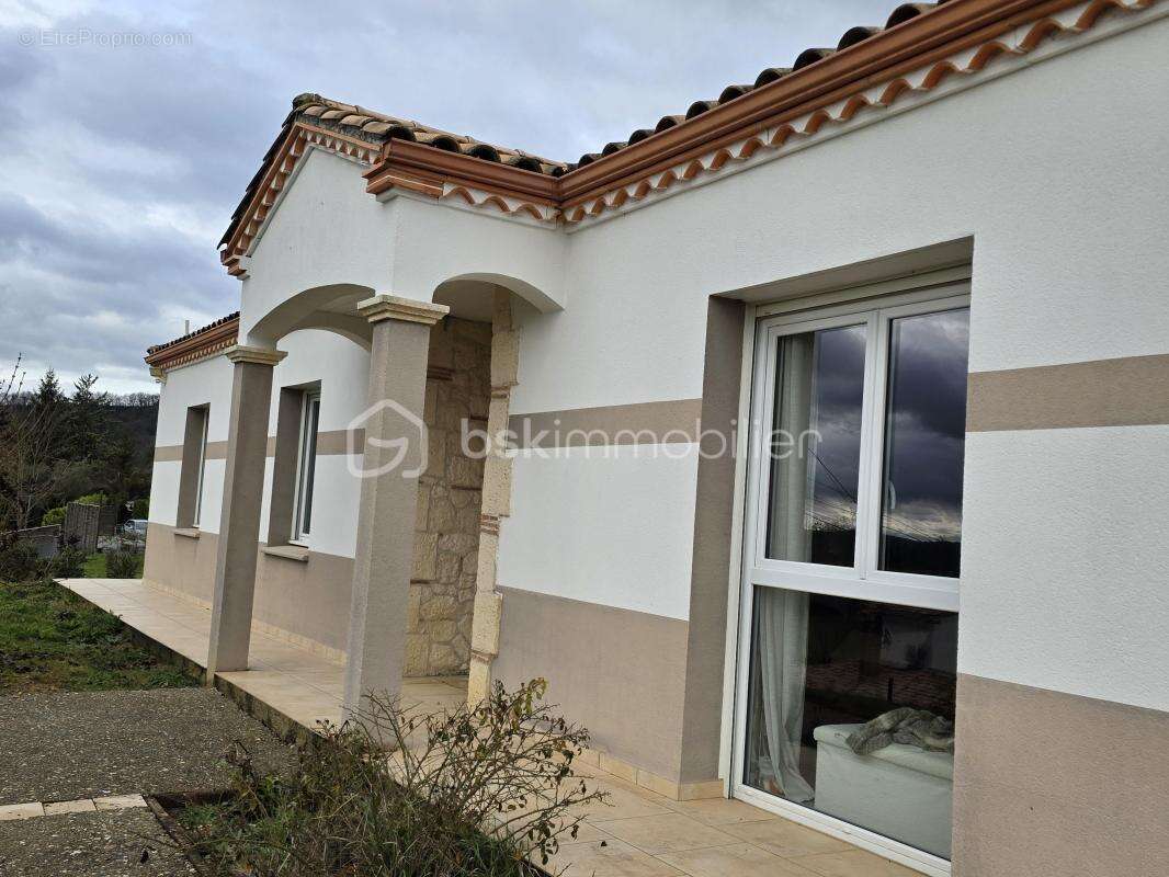 Maison à SAINT-ROMAIN-LE-NOBLE