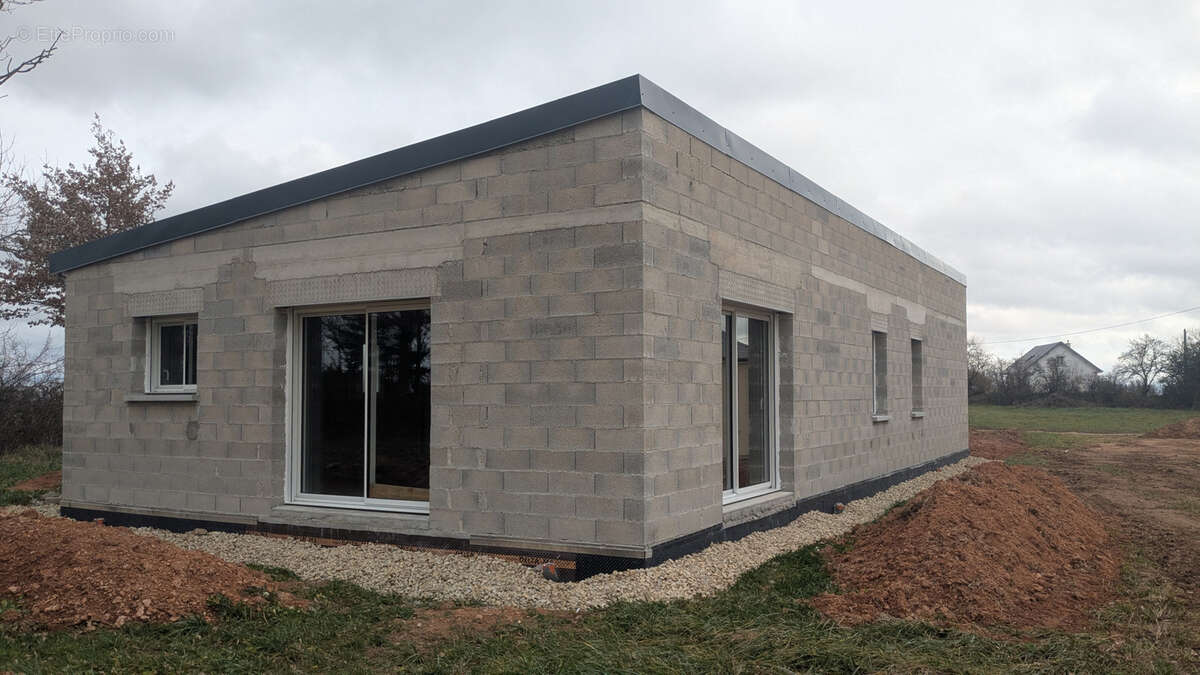 Maison à BARAQUEVILLE