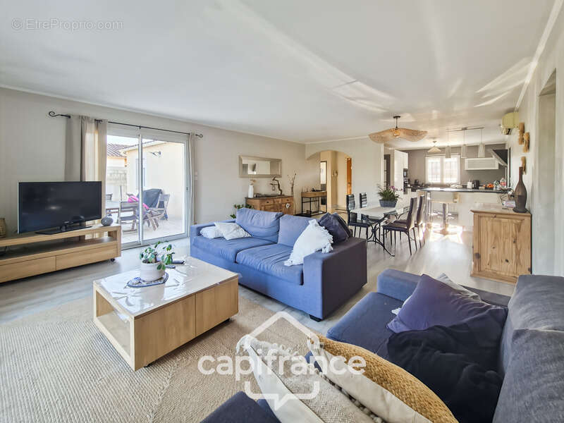 Maison à vendre 5 pièces 123m-ROQUEMAURE (30), piscine, sans vis-à-vis- terrain 900m² - photo 2