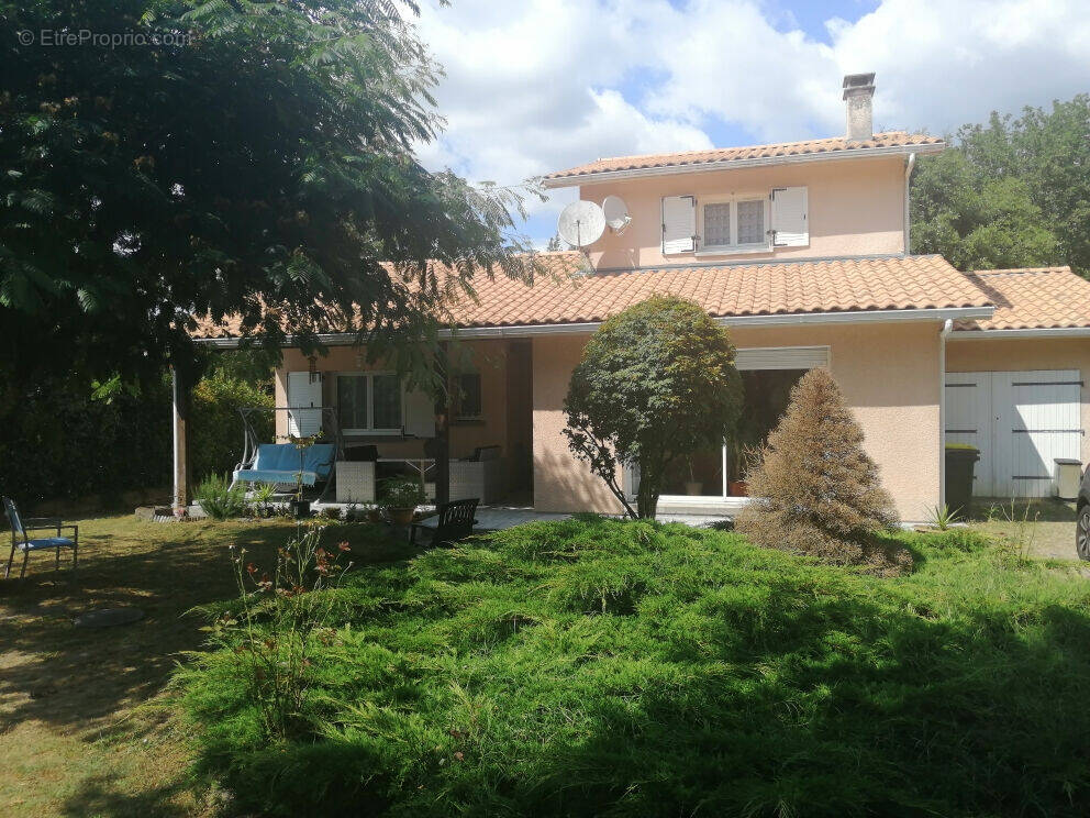 Maison à SALLES