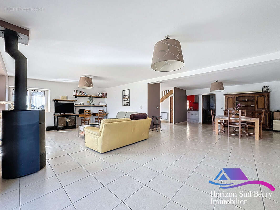 Séjour - Maison à BONNAT