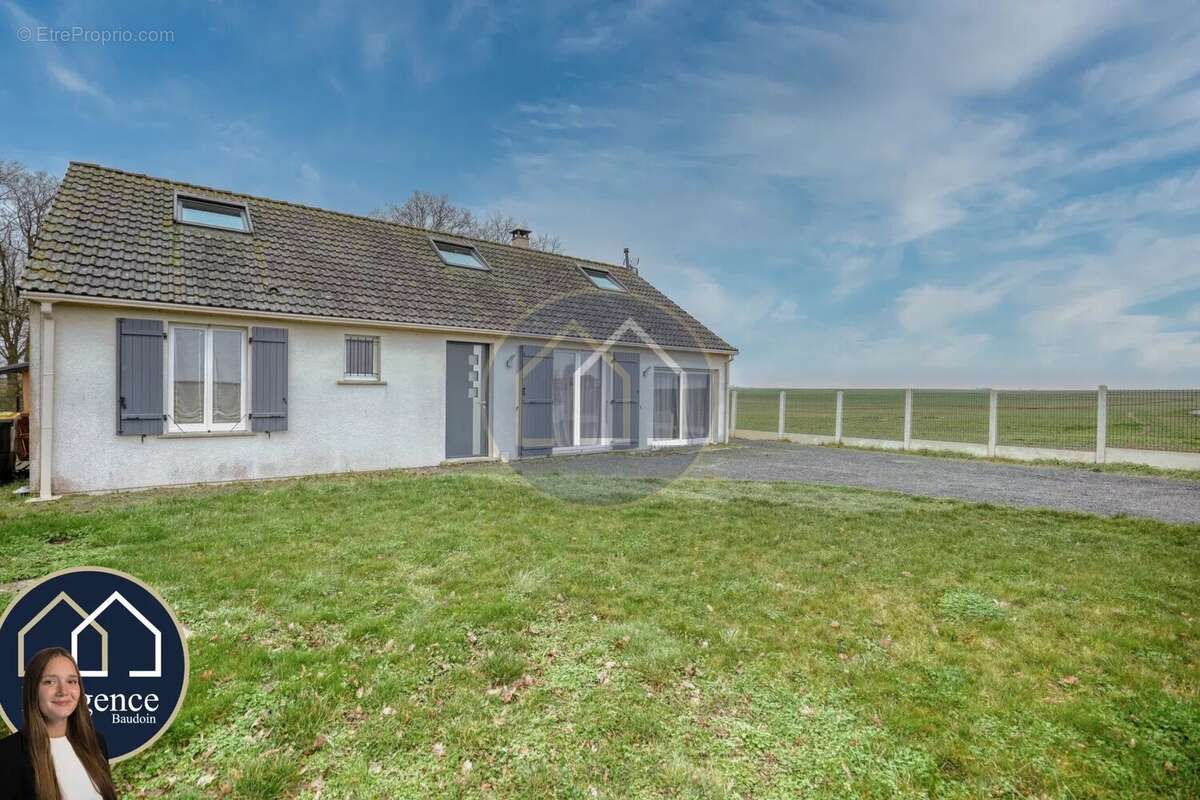 Maison à TREMBLAY-LES-VILLAGES