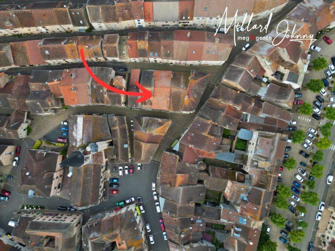 Appartement à SAINT-GENGOUX-LE-NATIONAL