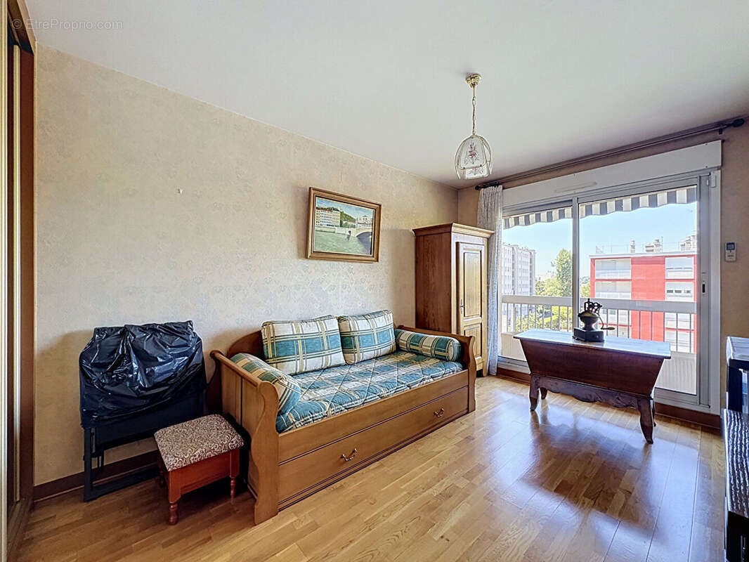 A VENDRE Appartement T3 Caluire Et Cuire 4 pièce(s) 85.22 m2 avec balcon - photo 7