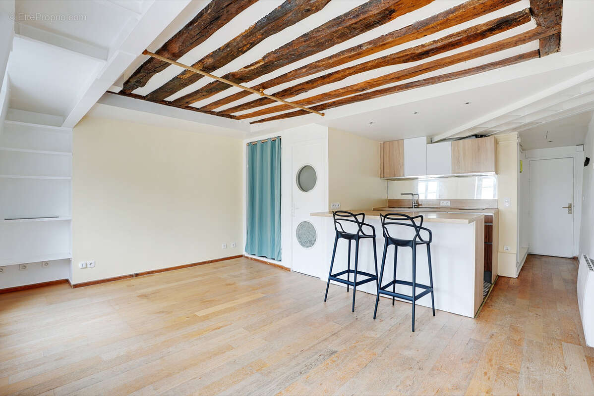 Appartement à PARIS-3E