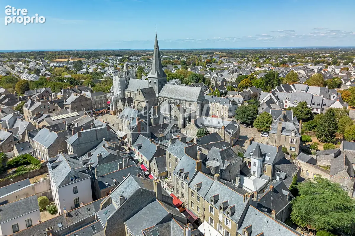 Guérande , IntraMuros , appartement 4 chambres + bureau 160m² (190m² au sol ) avec stationnement) - photo 3