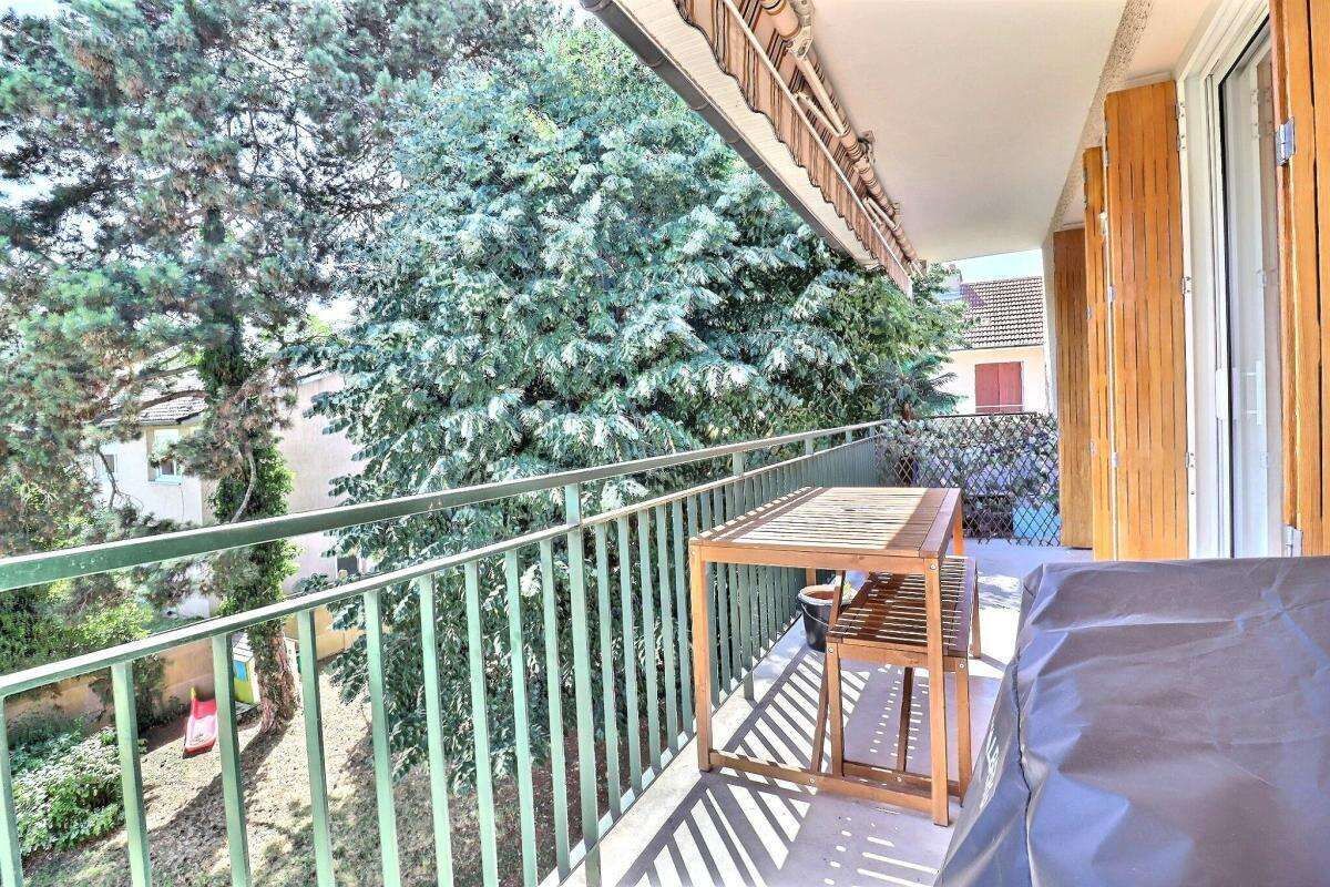 Appartement à CHENOVE