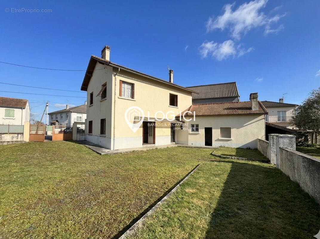 Maison à JUILLAN
