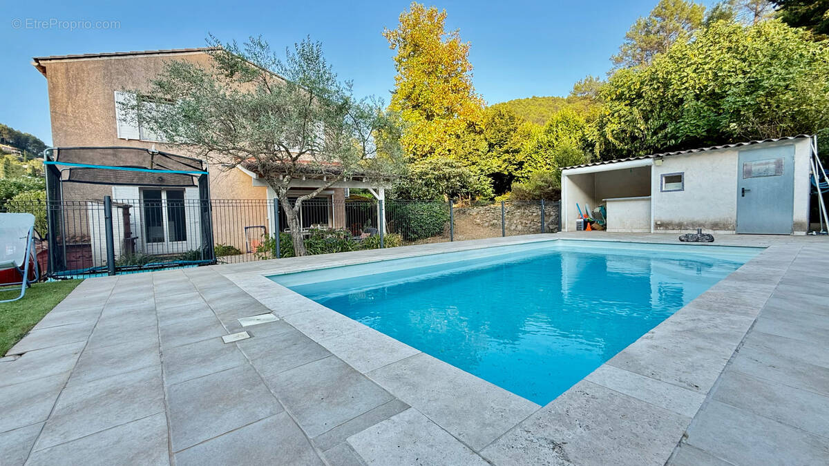 Maison à SOLLIES-TOUCAS