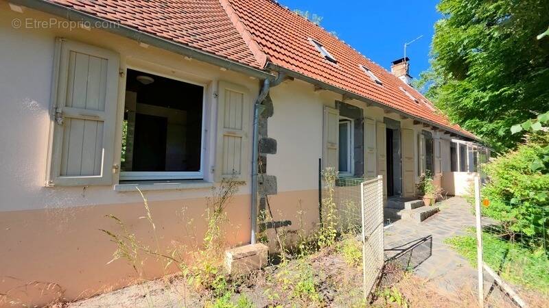 Maison à ALLY