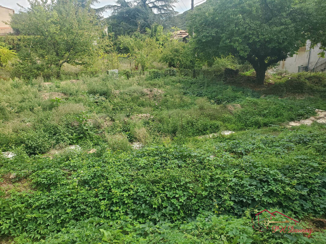 Terrain à LES SALLES-DU-GARDON
