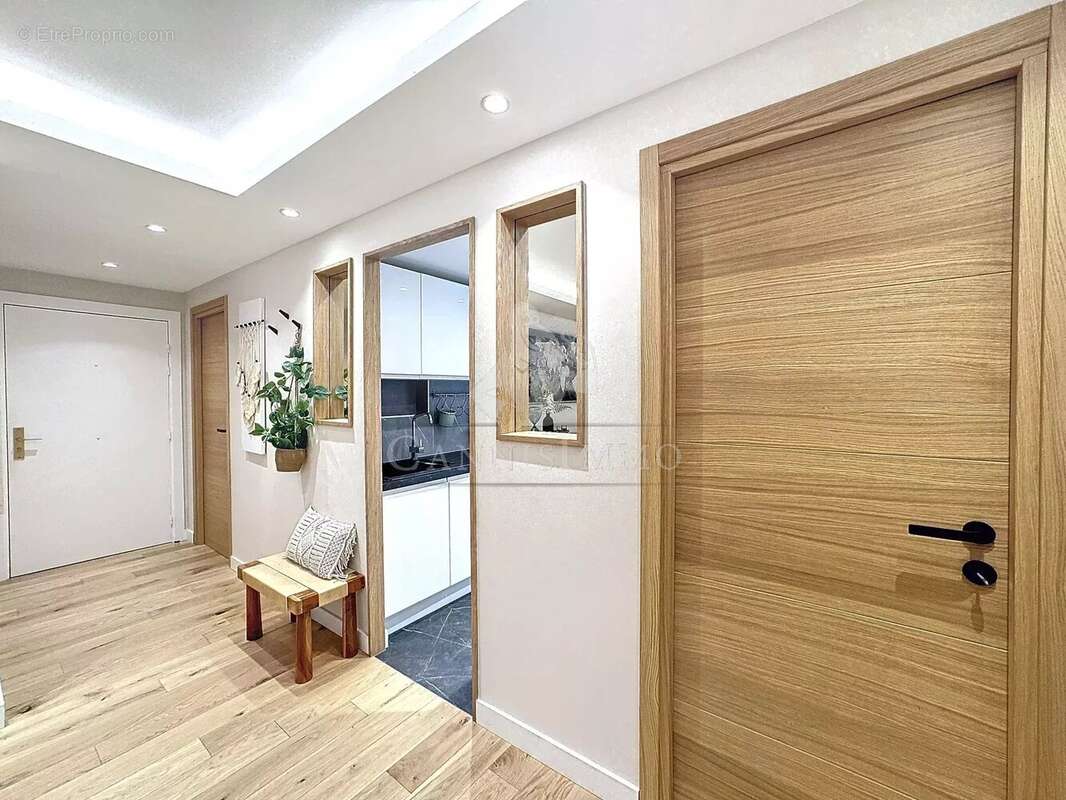 Appartement à MANDELIEU-LA-NAPOULE